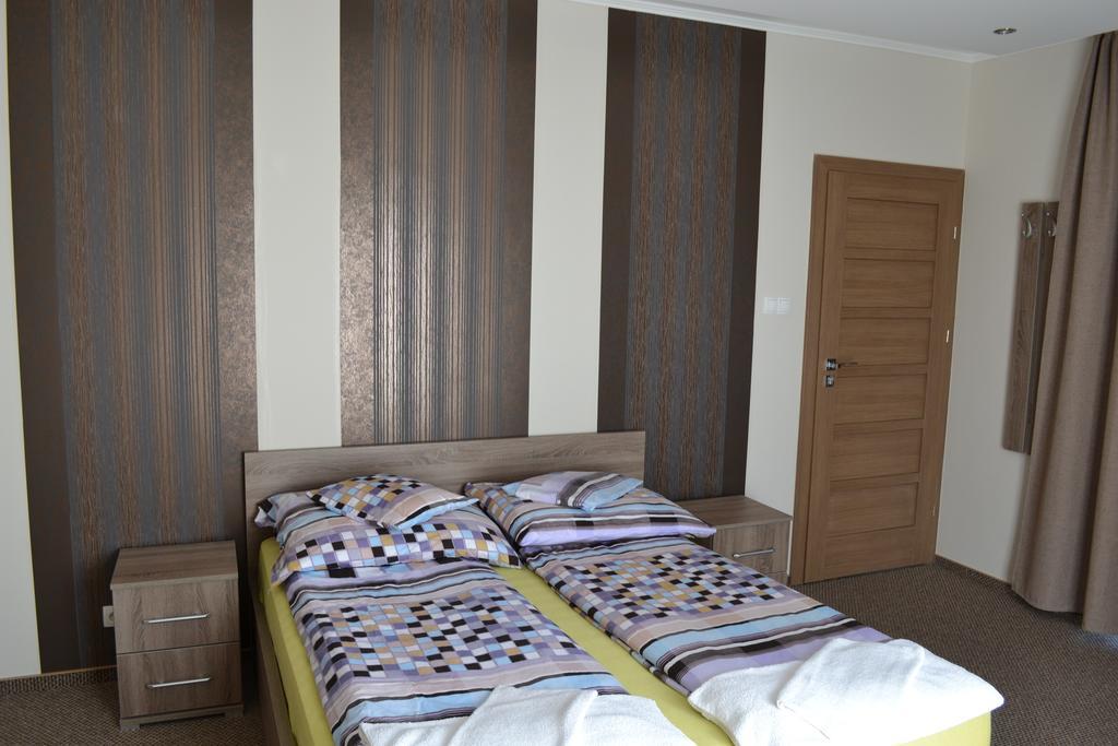 Vaci Vendeghaz Hotel Nyíregyháza Eksteriør billede