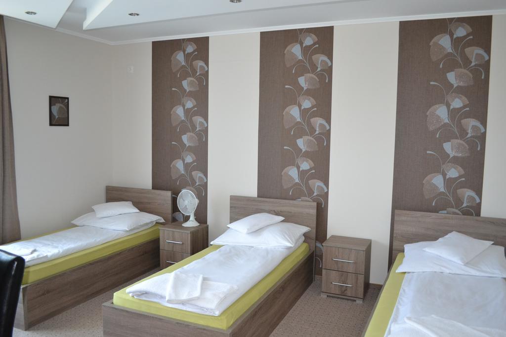 Vaci Vendeghaz Hotel Nyíregyháza Eksteriør billede