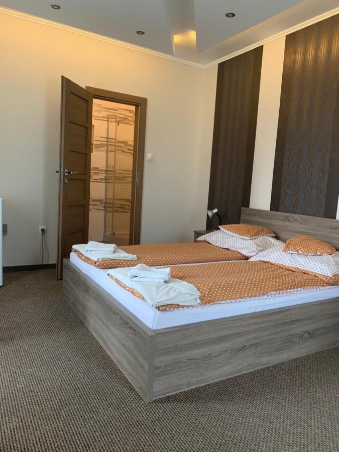 Vaci Vendeghaz Hotel Nyíregyháza Eksteriør billede